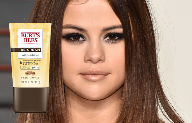 Selena Gomez com a pele preparada com BB Cream da Burt's Bees (Foto: Getty Images/Divulgação)