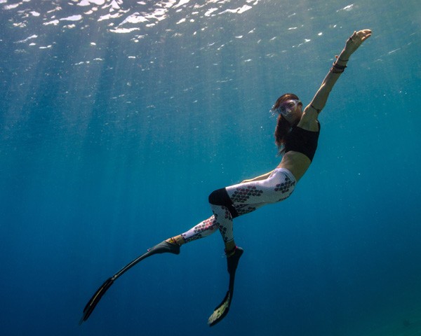 Ela consegue ficar até 6 minutos ininterruptos submersa (Foto: Divulgação)