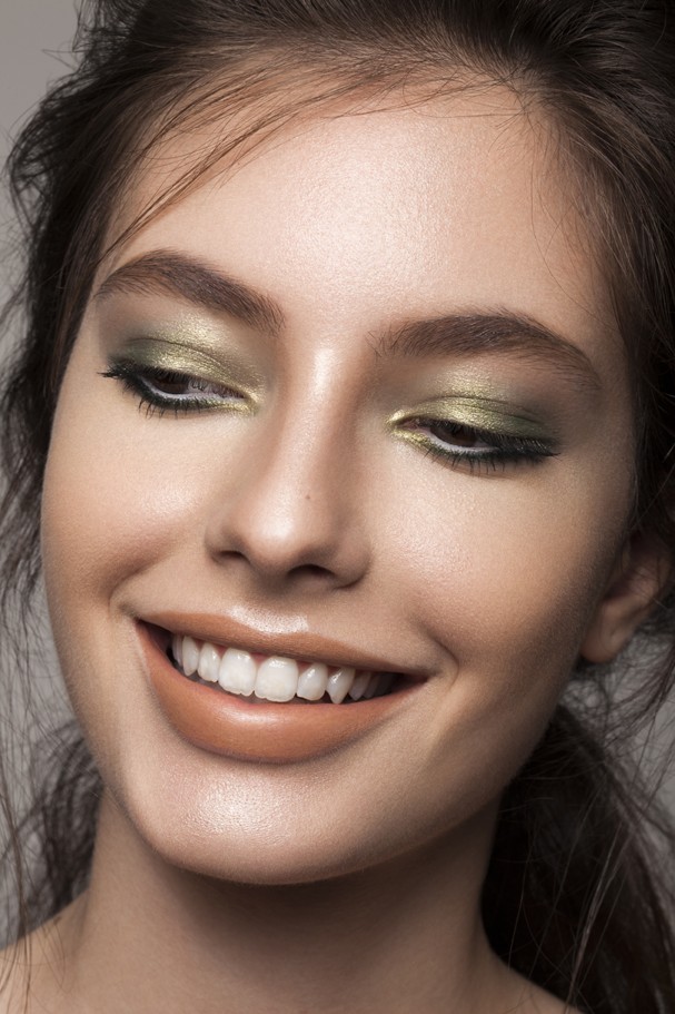 Verde greenery: Como usar a cor do ano na maquiagem (Foto: Andrea Dematte)