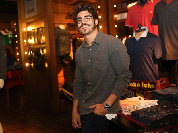 Caio Castro em evento da loja John John (Foto: Divulgação)