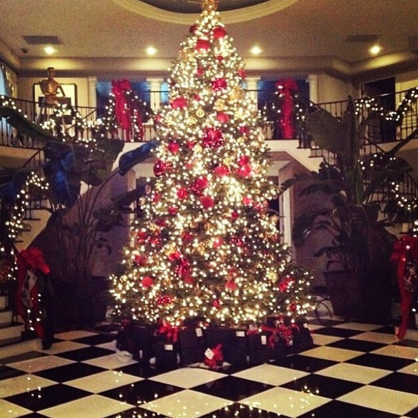 Kris Jenner dá detalhes intrigantes sobre como organiza o Natal em sua casa (Foto: Reprodução)