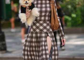 Xadrez domina o street style da Semana de Moda de Nova York; veja