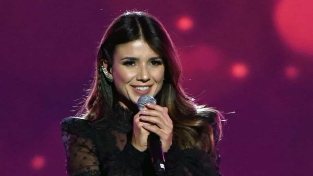 Como Paula Fernandes fez de 'Set Fire to the Rain', de Adele, um relato de traição