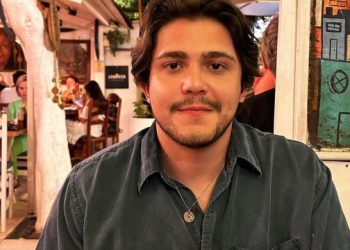 Cantor denuncia morte do cão após fogos na final da Libertadores